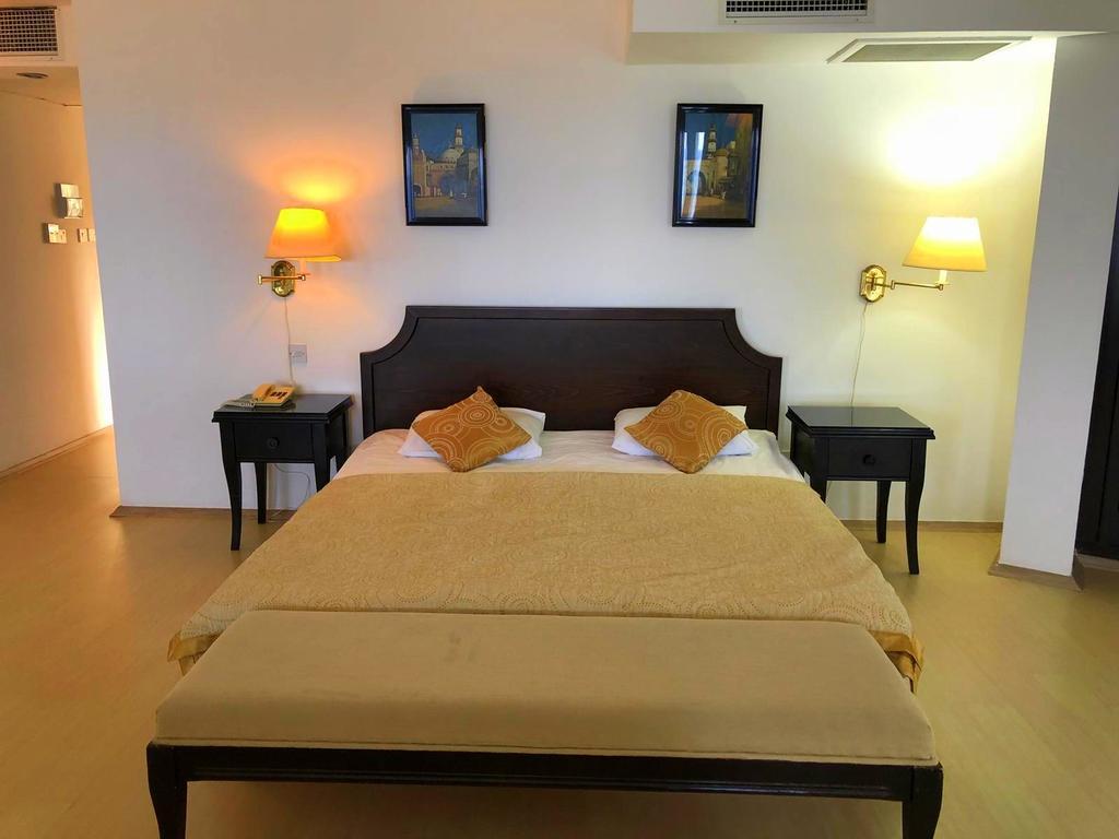 Ada Beach Hotel Karavas  المظهر الخارجي الصورة