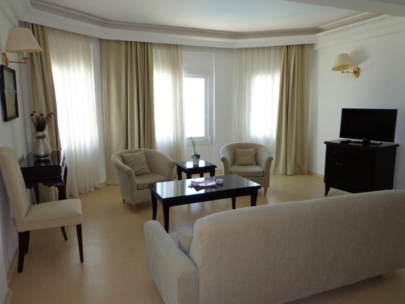 Ada Beach Hotel Karavas  المظهر الخارجي الصورة